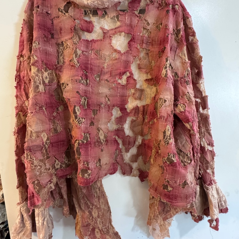 A Rare Bird NWOT Elegant Lace Ruffle Women Shrug - Picture 2 of 4